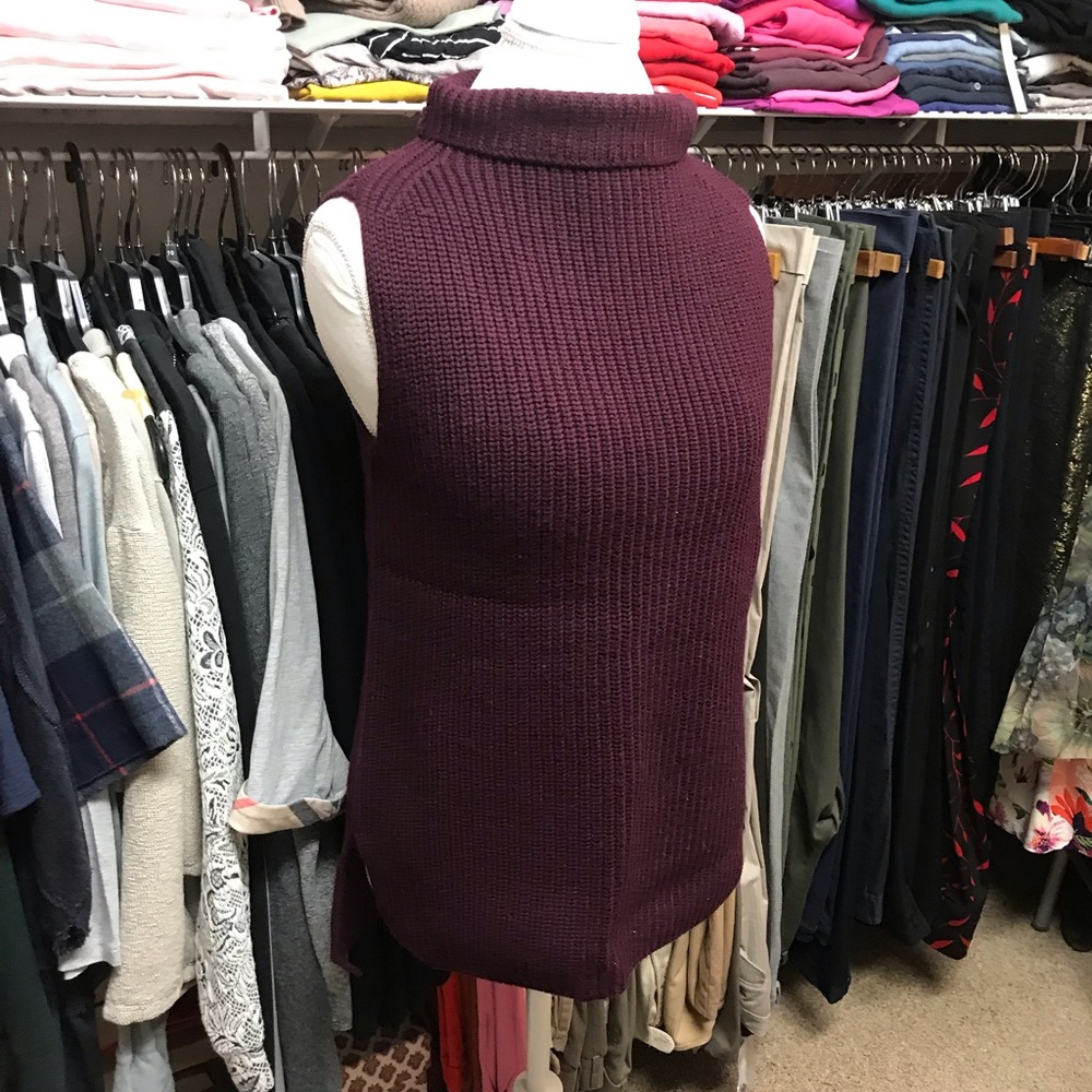 NWT- knit vest by Classiques Entier